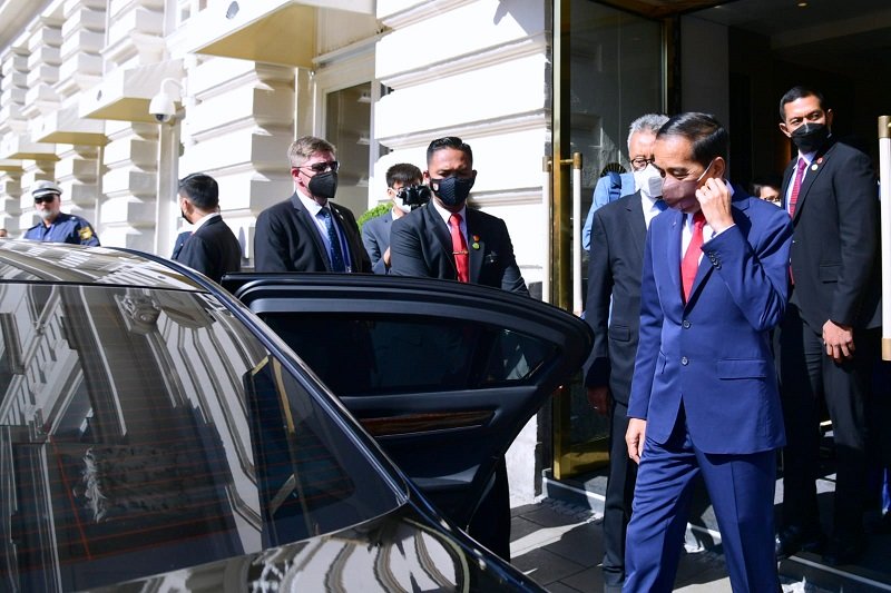 Jokowi Undur Kewajiban Sertifikat Halal UMKM ke&nbsp;2026